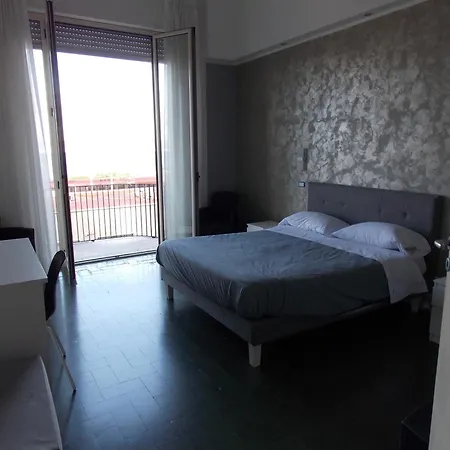 Palace 3*